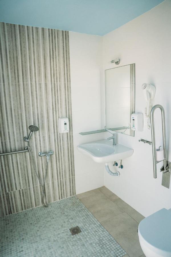 Hostal Brisas De Conil Коніль-де-ла-Фронтера Екстер'єр фото